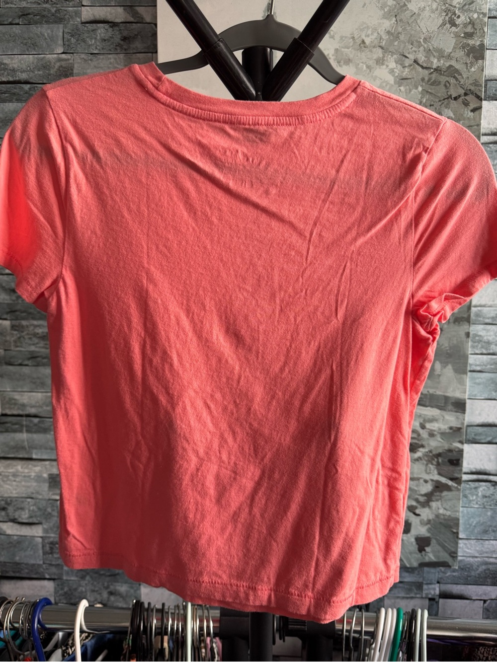 universal thread cropped tee - Picture 2 of 3